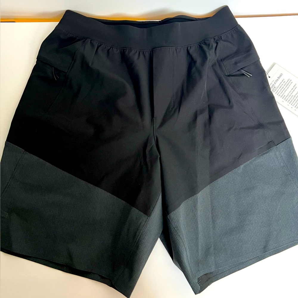 Lululemon Namaste on the Beach 8 inch Shorts